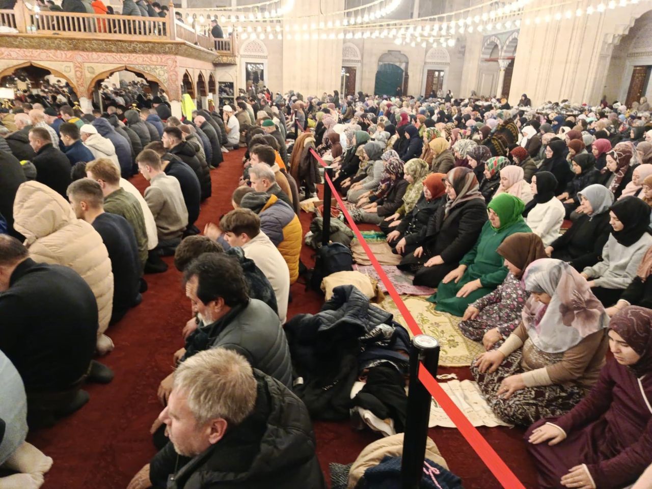 Restorasyon tamamlandı: Edirne Selimiye Camii'nde 4 yıl sonra ilk teravih namazı 5