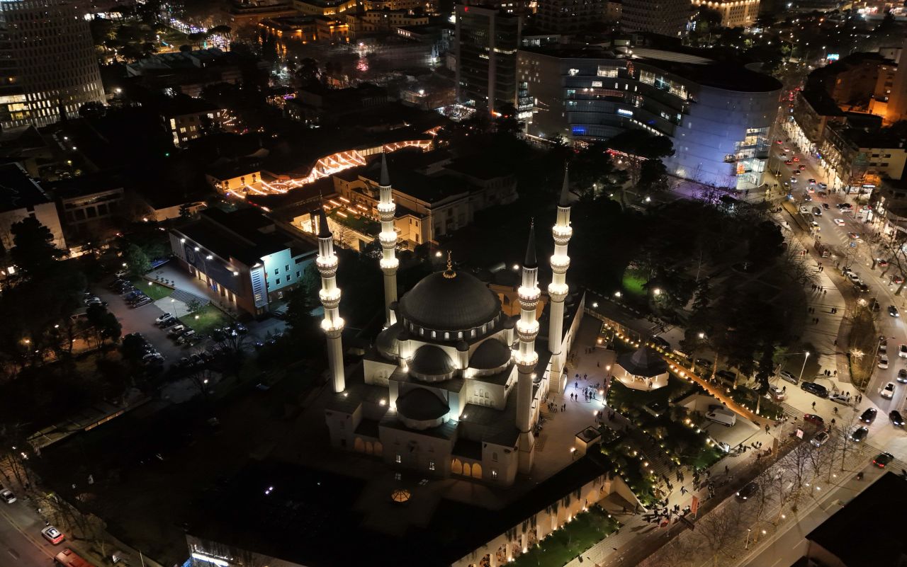 Balkanlar'da Ramazan coşkusu: Camiler doldu taştı 1