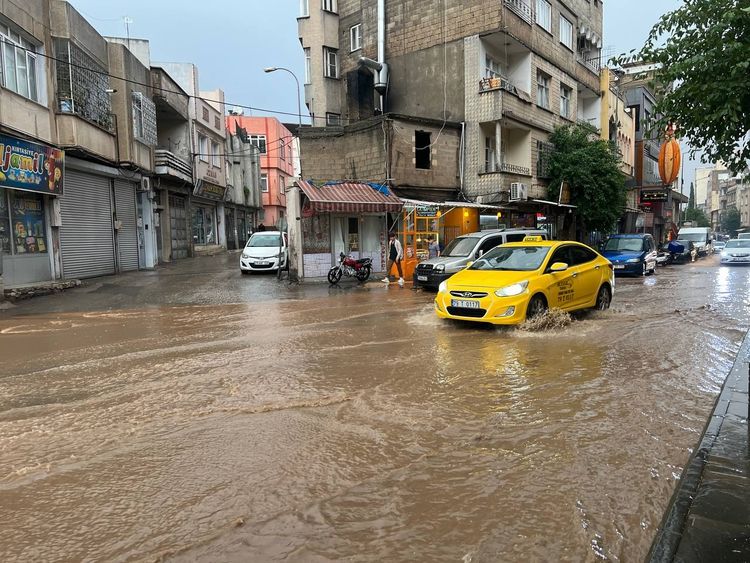 Sağanak yağış uyarısı geldi! Çok sayıda il etkilenecek 29