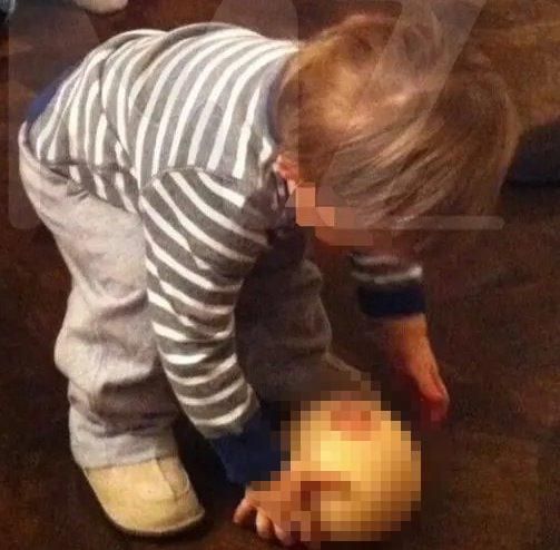 Eski İngiltere Prensi Andrew'u gözaltına aldıran fotoğraf! Epstein dosyasından sızan o belgeler dünyayı ayağa kaldırdı! Küçük çocukla korkunç oyun... 5