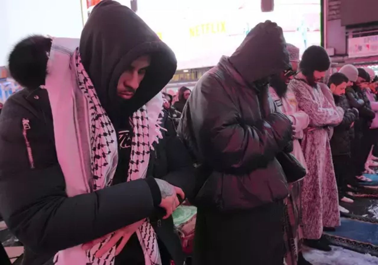 ABD'nin kalbinde Ramazan coşkusu! Times Meydanı’nda yüzlerce müslüman iftar ve teravih namazında bir araya geldi 7