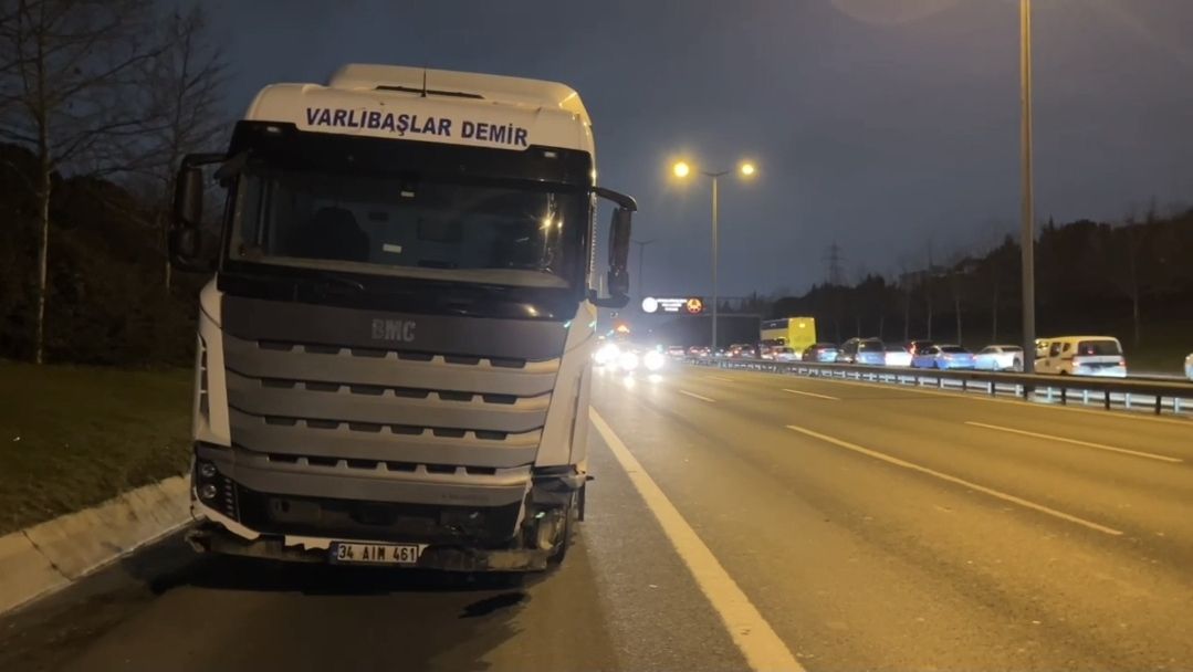 Başakşehir'de zincirleme kaza! 4 yaralı 2