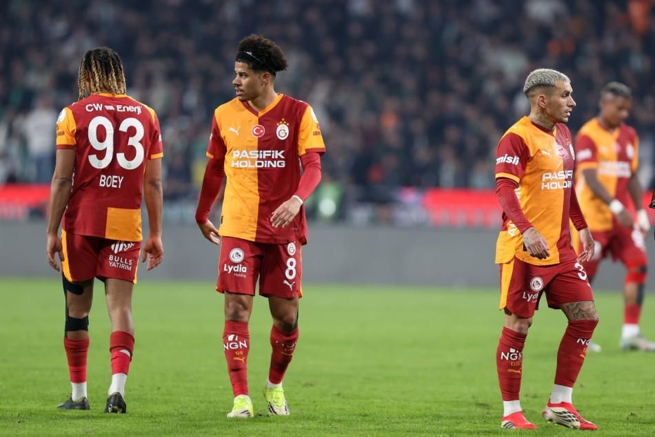 Galatasaray'da Konyaspor maçı sonrası şok gerçek ortaya çıktı: "Takımda 3 aydır maaşlar ödenmiyor! Sen şampiyon olamazsan darmadağın olursun" 8