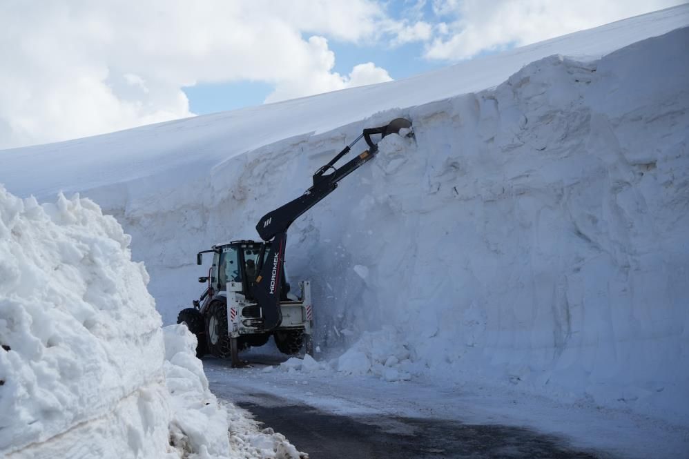 O ilimizde kar kalınlığı 6 metreyi aştı! 45 bin kilometrelik yol temizlendi 1