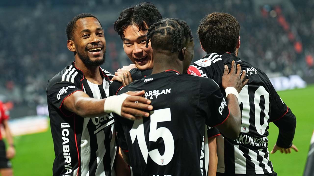 Yapay zeka Süper Lig'in şampiyonunu ve küme düşecek 3 takımı açıkladı! Galatasaray ve Fenerbahçe'nin puan kaybıyla tüm hesaplar altüst oldu: Trabzonspor bile potaya girdi 20