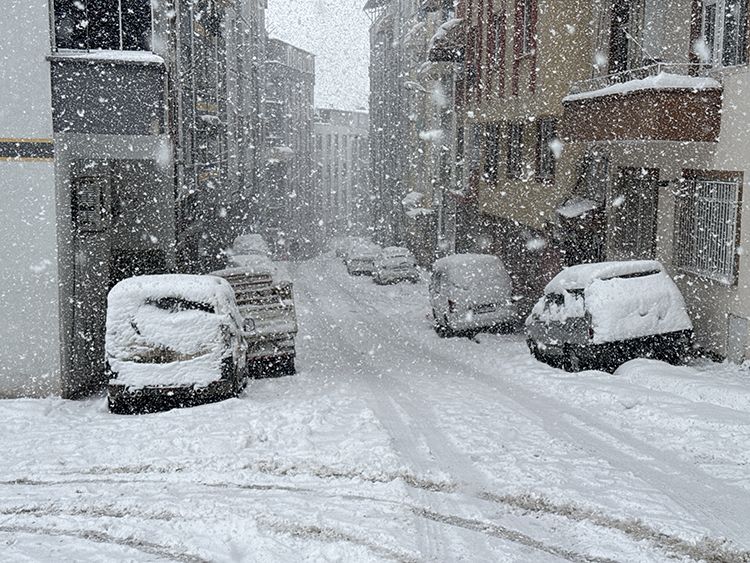 Meteoroloji’den yeni kar tahmini geldi: Birçok il beyaza bürünecek 11