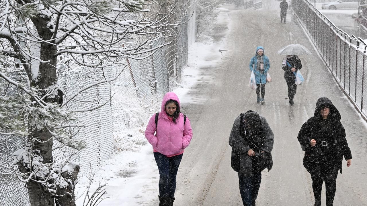 Meteoroloji’den yeni kar tahmini geldi: Birçok il beyaza bürünecek 21