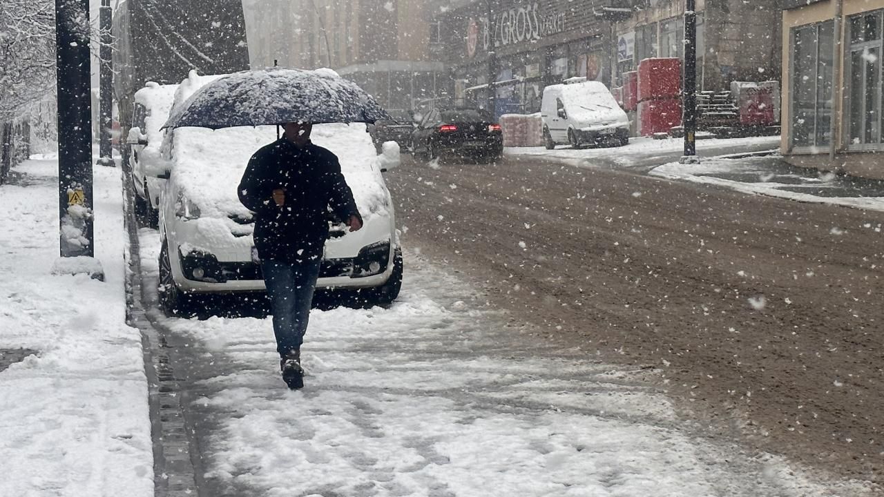 Meteoroloji’den yeni kar tahmini geldi: Birçok il beyaza bürünecek 26