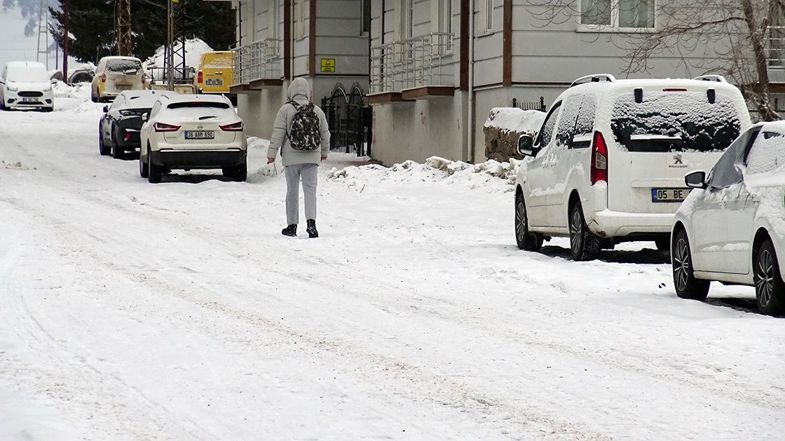 Meteoroloji’den yeni kar tahmini geldi: Birçok il beyaza bürünecek 9