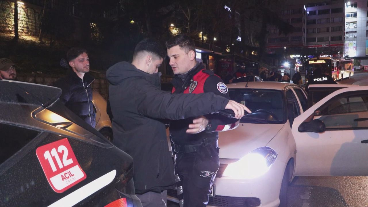 Helikopter destek verdi: İstanbul'da "huzur" için denetim 4