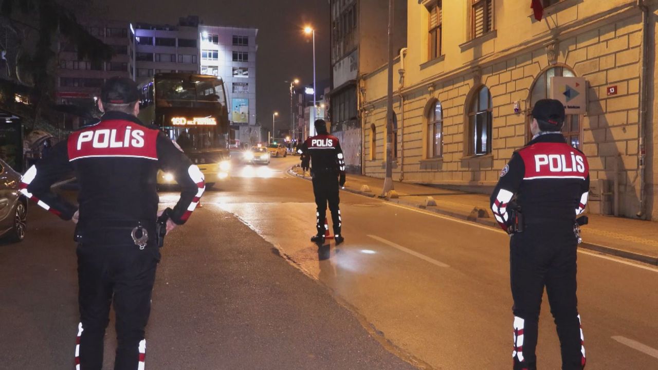 Helikopter destek verdi: İstanbul'da "huzur" için denetim 3