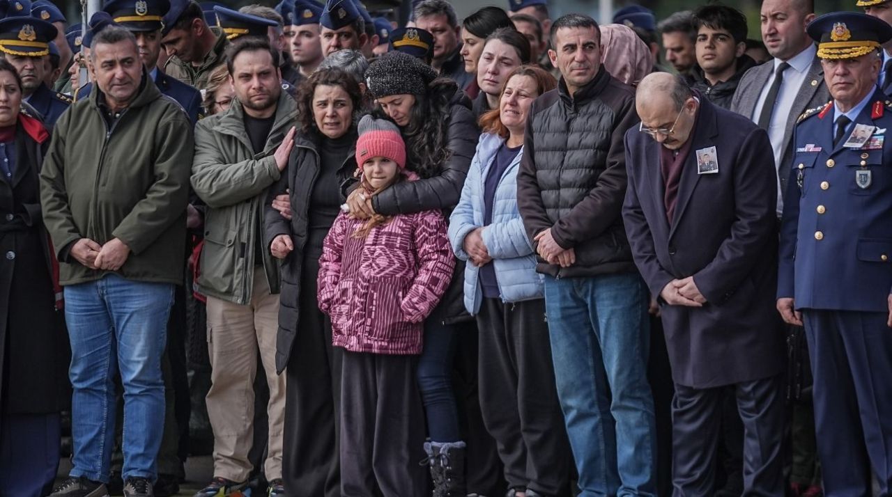 Balıkesir'de F-16 kazasında şehit olan İbrahim Bolat'a veda 3