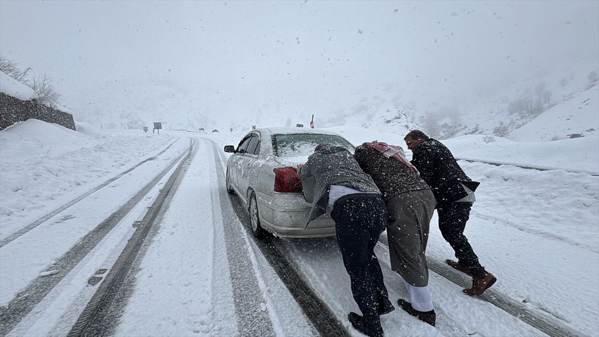 Meteoroloji uyardı: 28 Şubat Cumartesi 25 ile kar geliyor! İşte kar beklenen illerimiz... 19