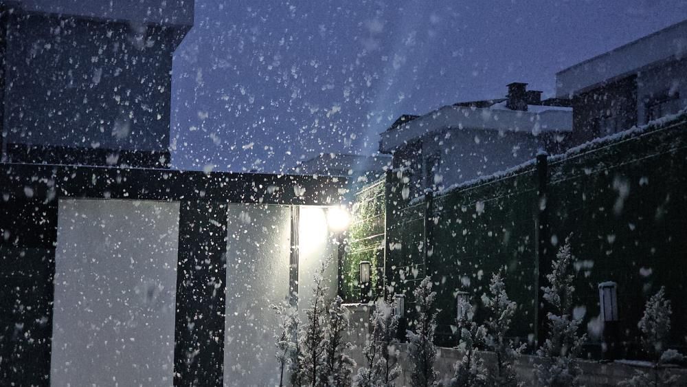 Kayseri’de kar yağışı etkili oldu! Kent, beyaz örtüyle kaplandı 4