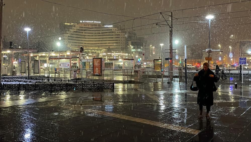 Kayseri’de kar yağışı etkili oldu! Kent, beyaz örtüyle kaplandı 7
