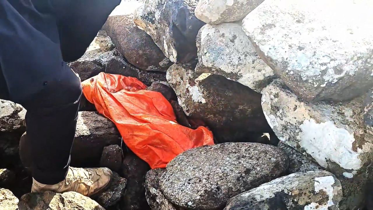 Böyle yığınak görülmedi! Volkanik taşlar altında cephanelik: 8 gözaltı 3