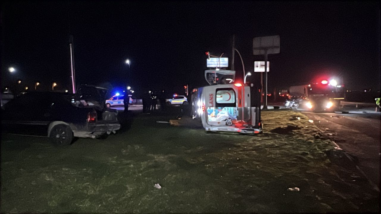 Manisa'da feci kaza! 5 yaralı 1