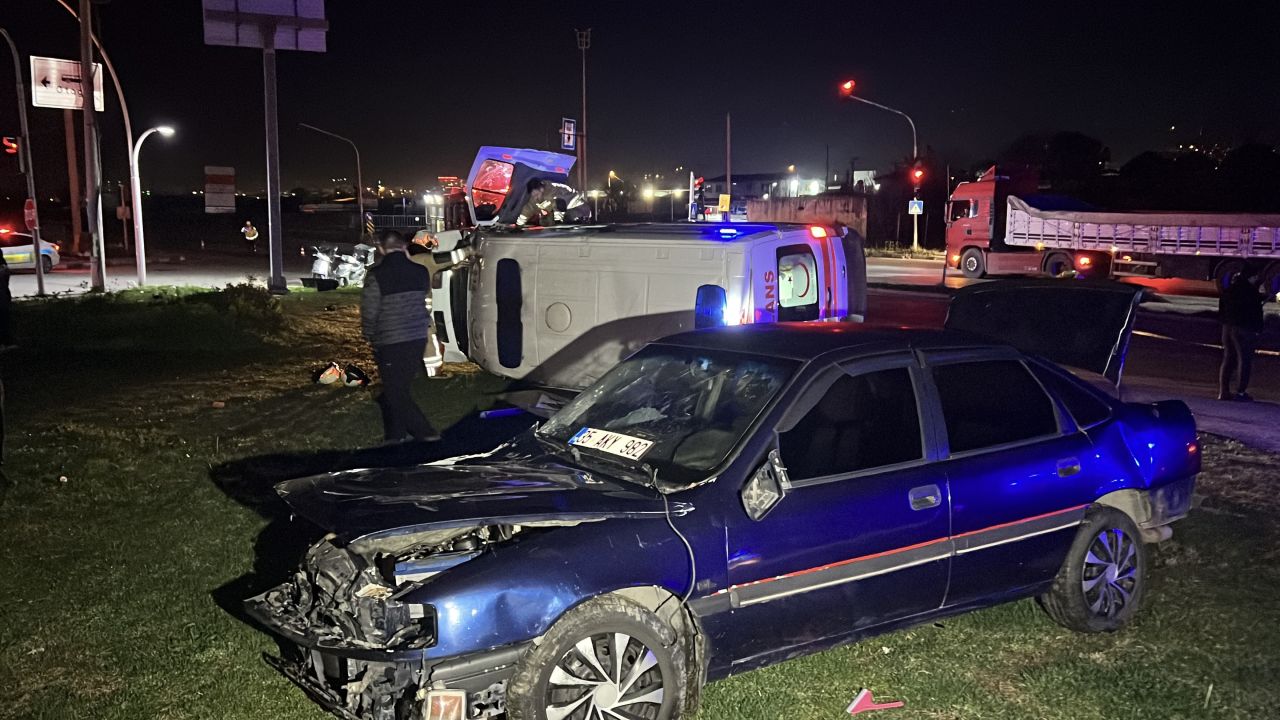 Manisa'da feci kaza! 5 yaralı 3