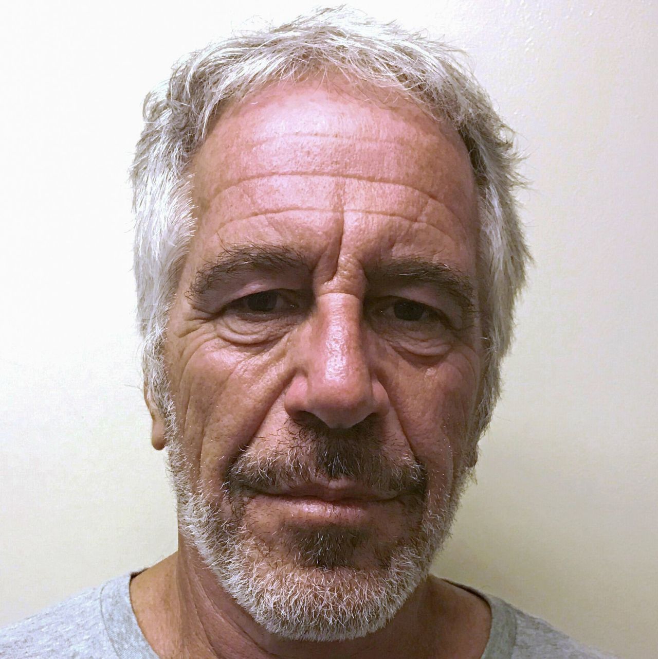 Trump'a babalık davası açan Necla Özmen'den bomba iddia: Benim olayım ortaya çıktığında Epstein dosyası patlak verdi! Benimle bağlantılı... 3
