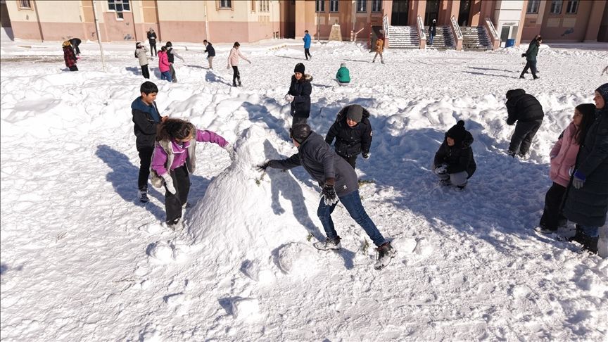 Valilikler peş peşe duyurdu! Yarın bu illerimizde okullar tatil 49