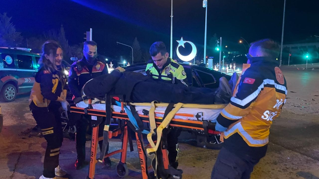 Ortalığı savaş alanına çevirdiler! Polisten kaçışın sonu kazayla bitti: 3 yaralı 3