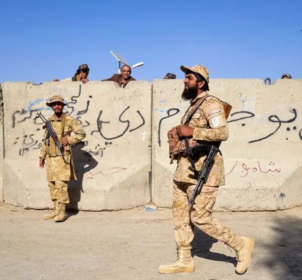 Komşular birbirini vuruyor! Pakistan-Afganistan resmen açık savaşa girdi! Ölü sayısı 200'ü aştı... 2