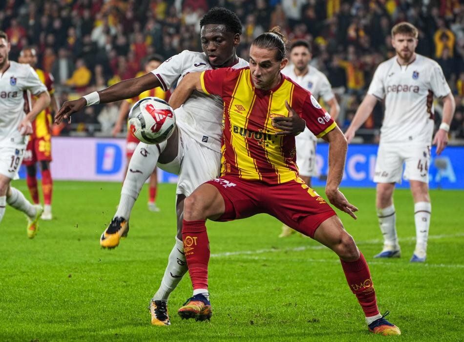 Galatasaray ile Fenerbahçe arasında yeni transfer savaşı! Okan Buruk ve Domenico Tedesco genç yıldız için karşı karşıya geldi 2