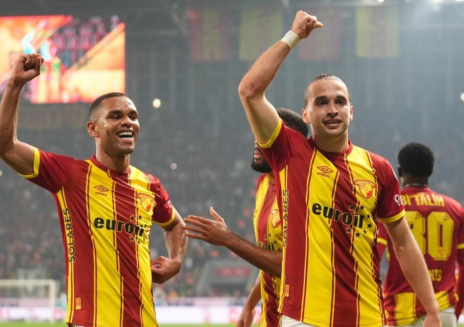 Galatasaray ile Fenerbahçe arasında yeni transfer savaşı! Okan Buruk ve Domenico Tedesco genç yıldız için karşı karşıya geldi 3