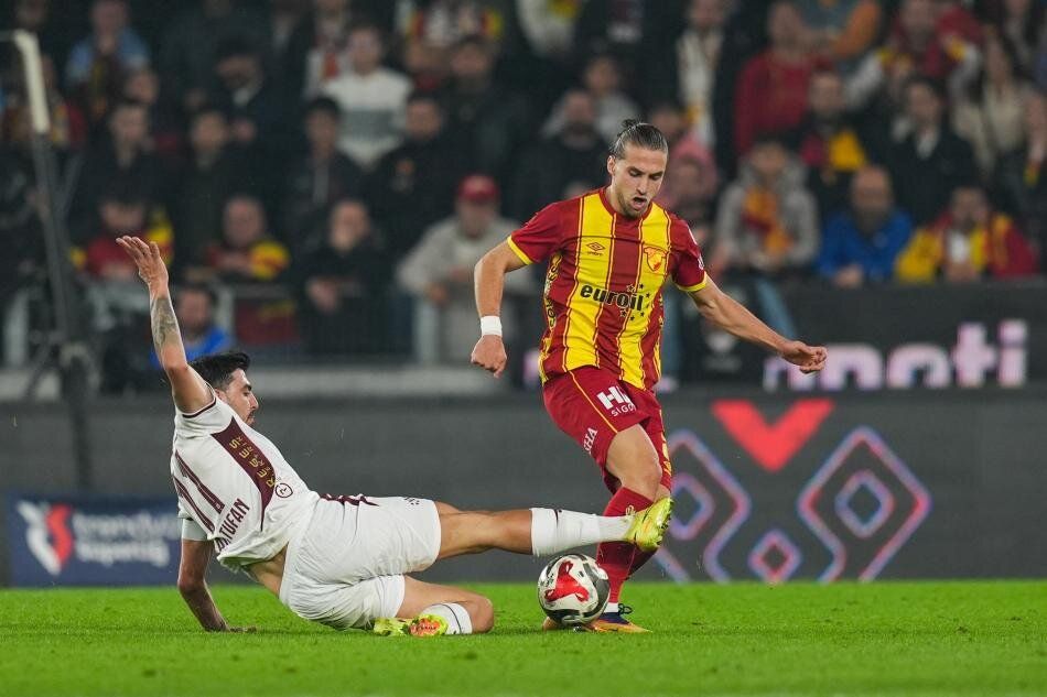 Galatasaray ile Fenerbahçe arasında yeni transfer savaşı! Okan Buruk ve Domenico Tedesco genç yıldız için karşı karşıya geldi 5