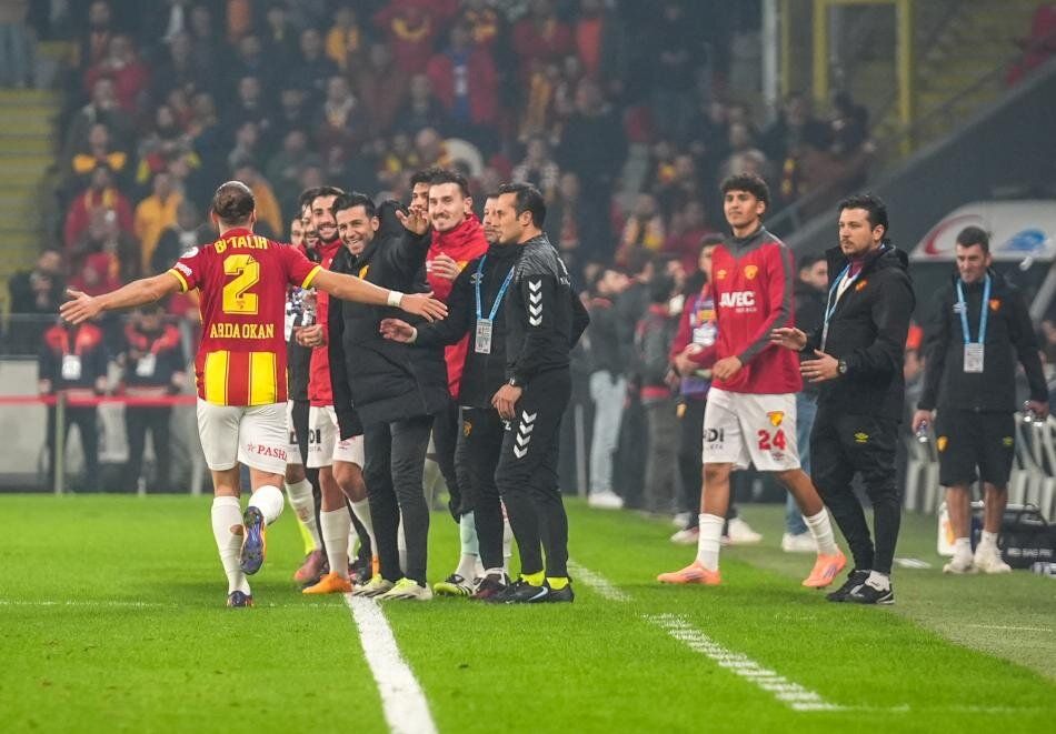 Galatasaray ile Fenerbahçe arasında yeni transfer savaşı! Okan Buruk ve Domenico Tedesco genç yıldız için karşı karşıya geldi 6
