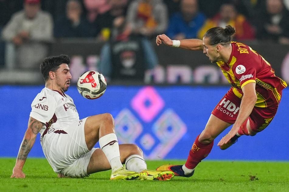 Galatasaray ile Fenerbahçe arasında yeni transfer savaşı! Okan Buruk ve Domenico Tedesco genç yıldız için karşı karşıya geldi 7