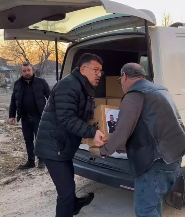 CHP'li Veli Ağbaba'nın "fotoğraflı" Ramazan kolisi büyük tepki çekti: İhtiyaç sahibine yardım mı, reklam mı? 4