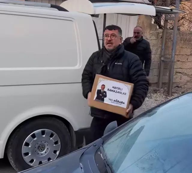CHP'li Veli Ağbaba'nın "fotoğraflı" Ramazan kolisi büyük tepki çekti: İhtiyaç sahibine yardım mı, reklam mı? 2