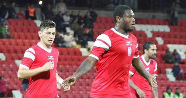 Maaşı ödenmeyince kulübün kupalarını çalan futbolcu 7