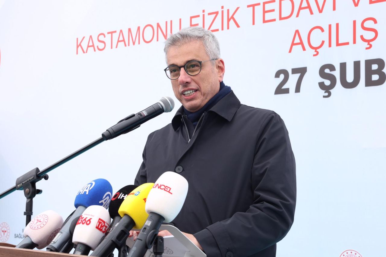 Sağlık Bakanı Kemal Memişoğlu: Bir buçuk milyon sağlık çalışanımız gece gündüz insanlarımıza hizmet etmek için çalışıyor 1