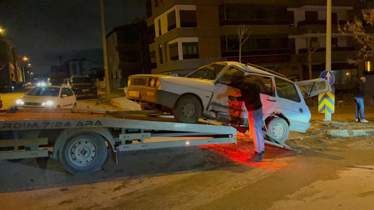 Eskişehir'de iki otomobil çarpıştı: 4 yaralı 1