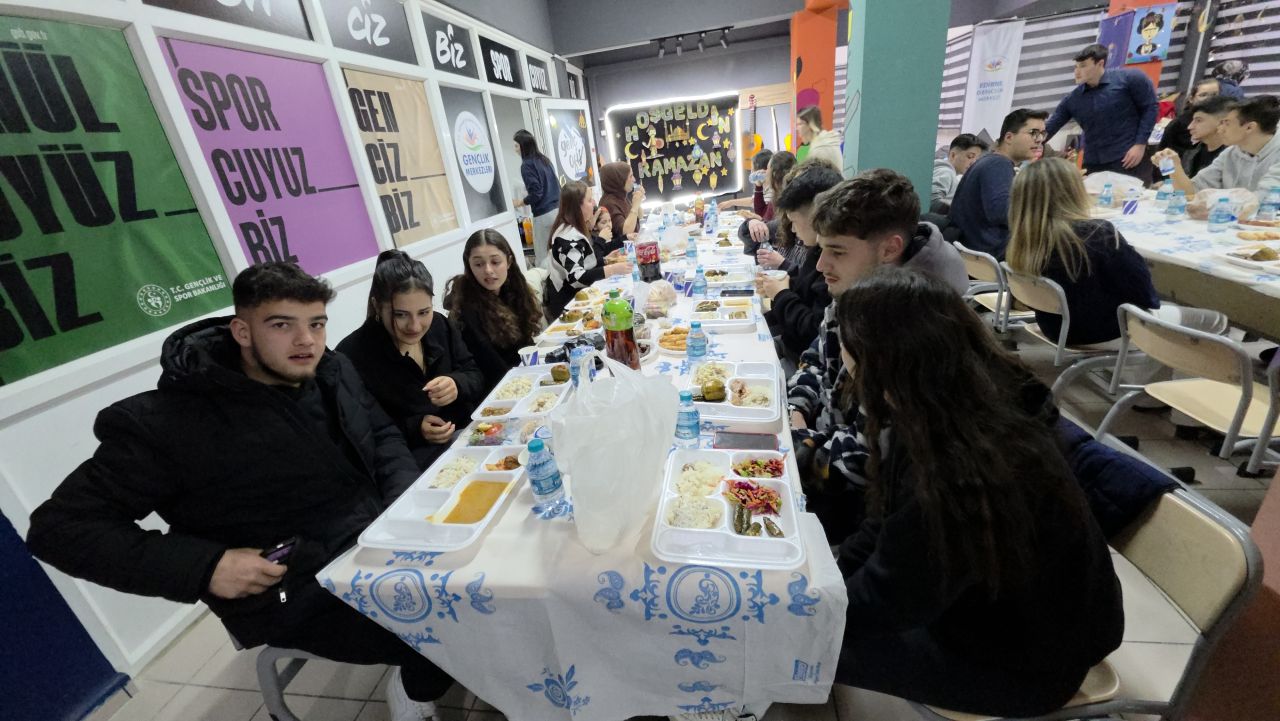 Edirne’de imece usulü iftar: Okul içinde Ramazan bereketi 1