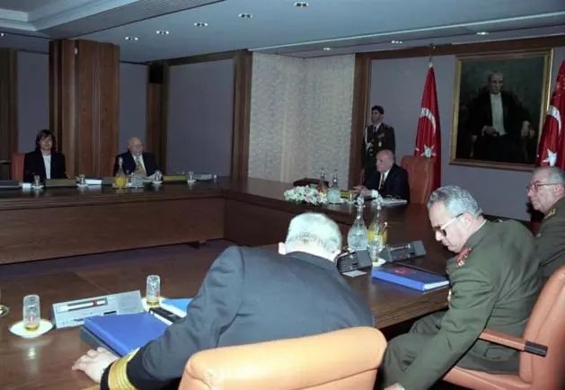 Kimi evladını, kimi geleceğini kaybetti! Bunların hepsi bu topraklarda yaşandı! İşte okuyunca ürpereceğiniz 28 Şubat'ın silinmeyen yaraları... 3