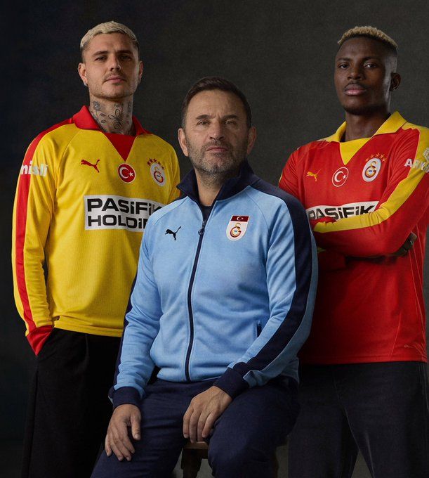 Galatasaray'da büyük skandal! Yeni forma tanıtımında Fatih Terim'e sansür uygulandı: Fotoğrafı parmakla kapatıldı! Kulüpten açıklama geldi 1
