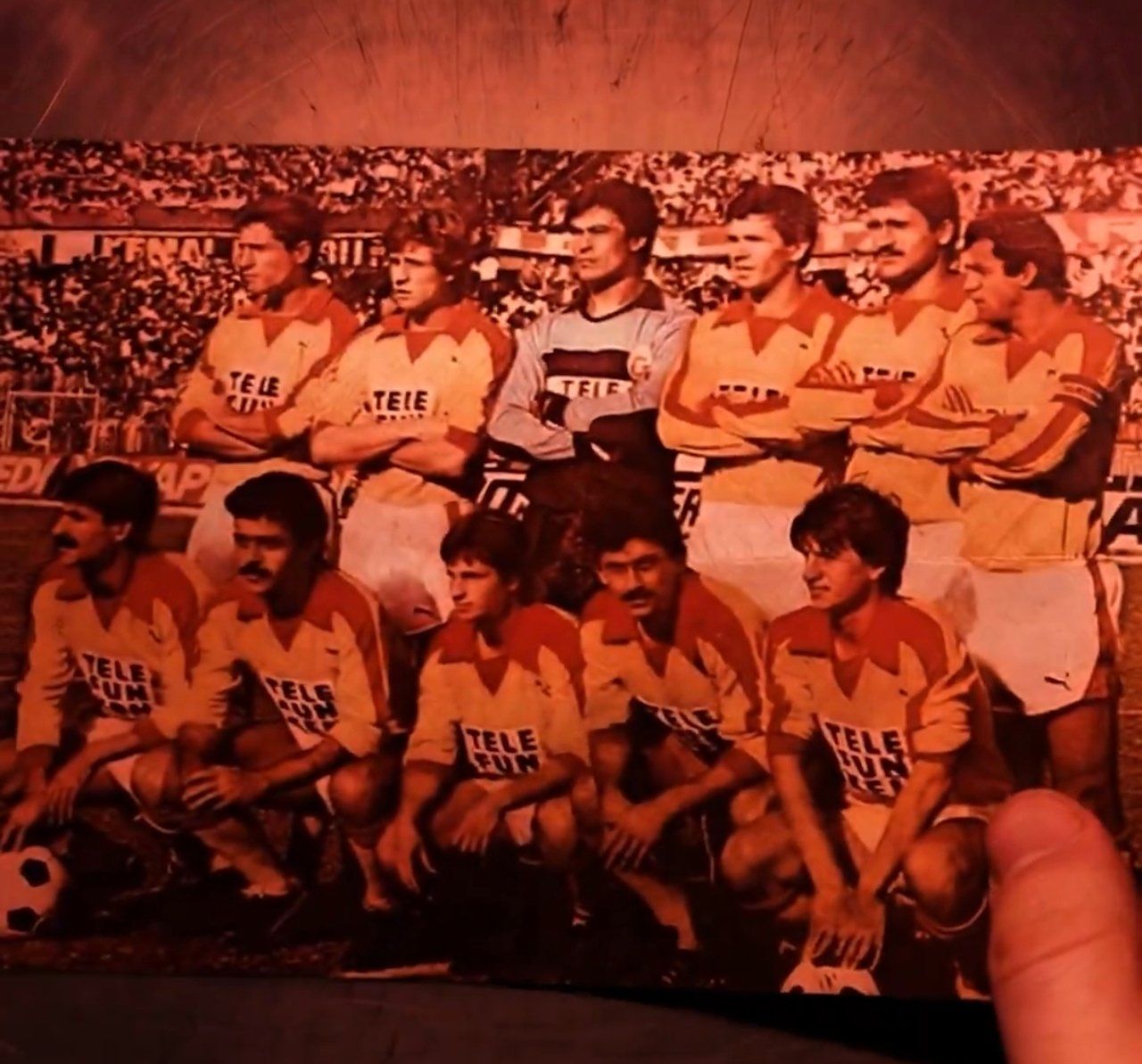 Galatasaray'da büyük skandal! Yeni forma tanıtımında Fatih Terim'e sansür uygulandı: Fotoğrafı parmakla kapatıldı! Kulüpten açıklama geldi 10