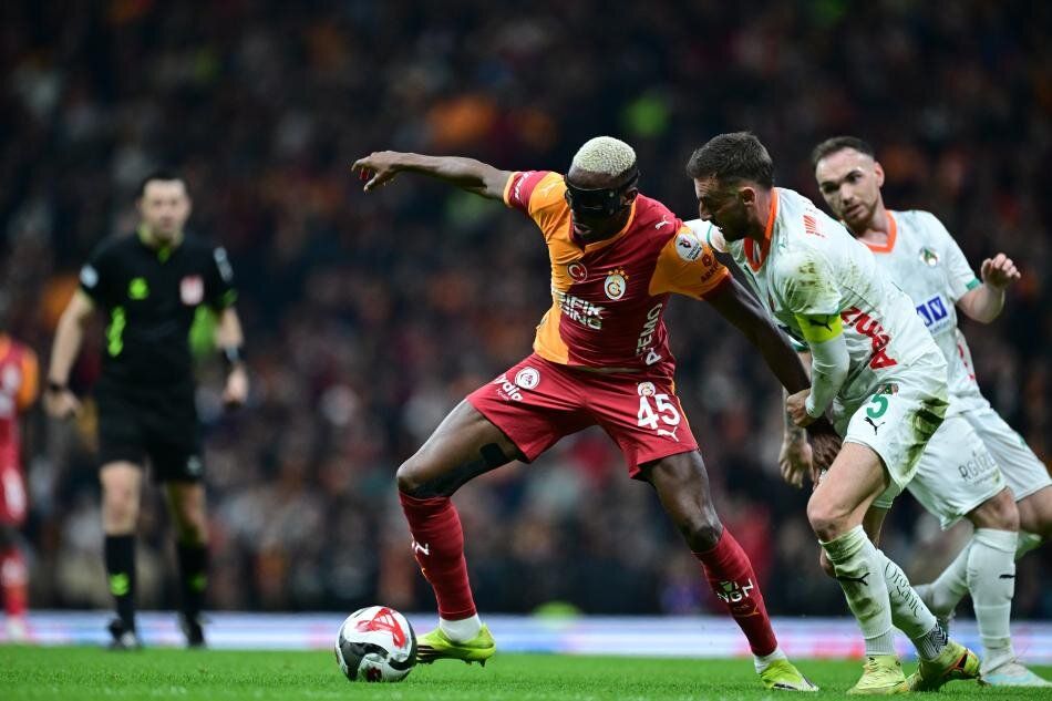 Erman Toroğlu'ndan Galatasaray maçı sonrası skandal sözler: "Zeka özürlü Alanyaspor kalecisi maçı satsa bunu yapamaz!" 6