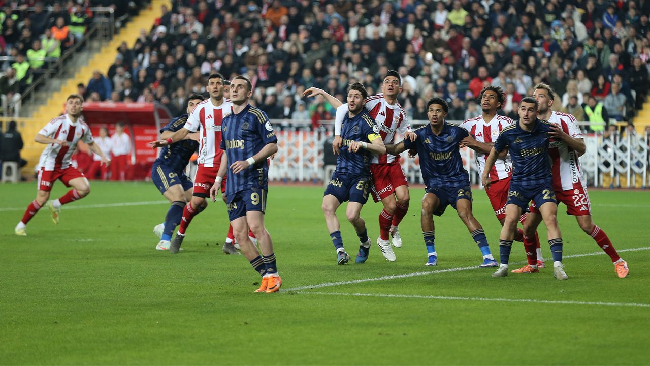 Fenerbahçe'de Tedesco ile ilgili şok iddia: Gitmek istiyor 10