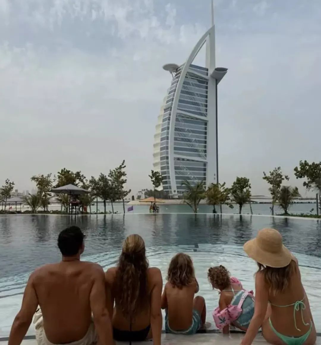 Dehşet gecesi: Dubai'ye taşınan ünlü fenomen eşi ve çocuklarıyla birlikte bodrumda saklandı! "Çok korkutucu bir geceydi" 2