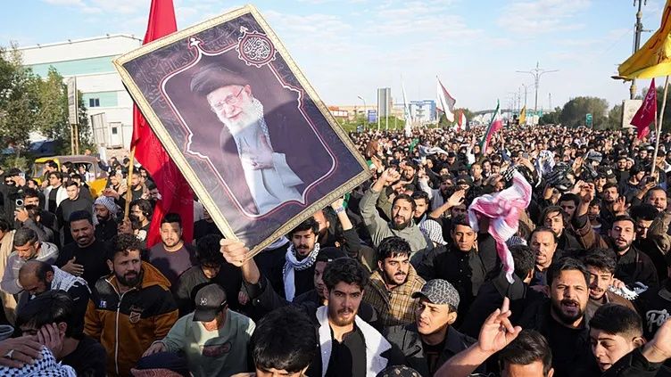 İran'da 'köstebek' alarmı! İsrail-ABD saldırısından dakikalar önce ayrıldı... Hamaney'in yanındaki Kaani İran'ı satmakla suçlanıyor... 10
