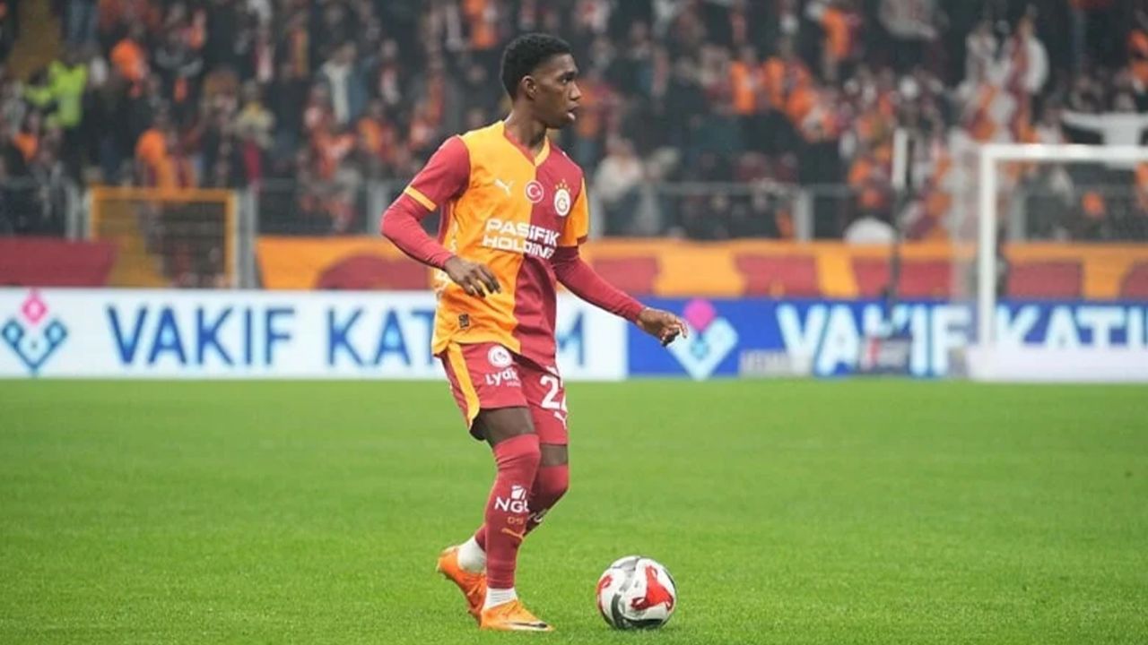 Galatasaray'ın yeni transferine sert eleştiri 11