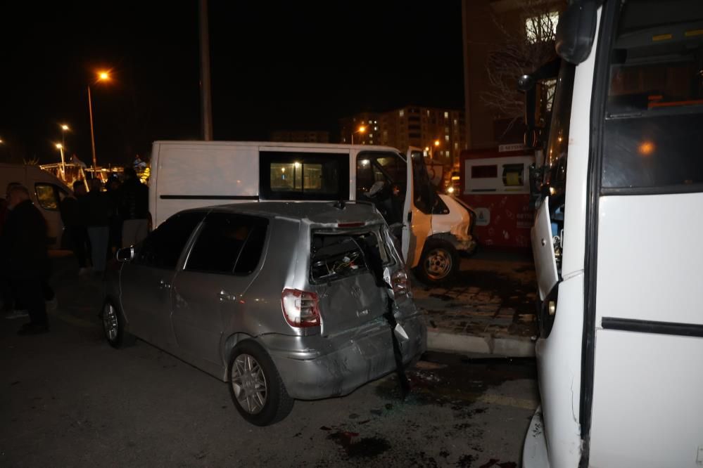 Önce kaza, sonra kavga ettiler: Yaralılar var 2