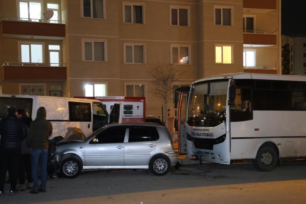 Önce kaza, sonra kavga ettiler: Yaralılar var 3