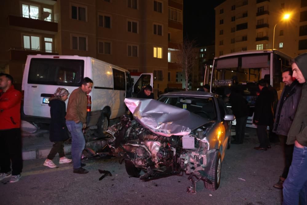 Önce kaza, sonra kavga ettiler: Yaralılar var 5