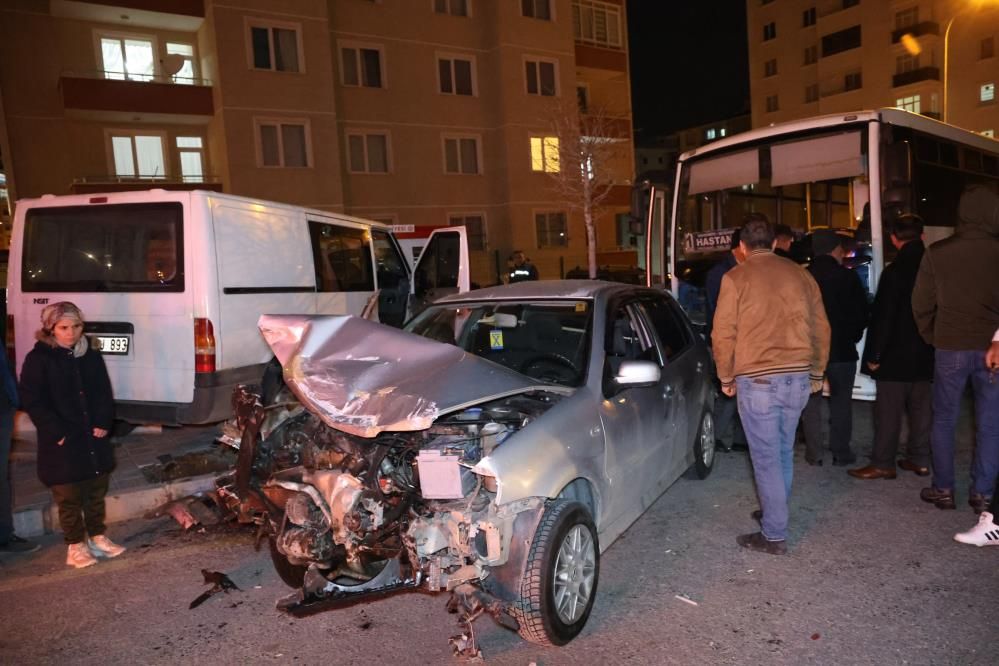 Önce kaza, sonra kavga ettiler: Yaralılar var 6