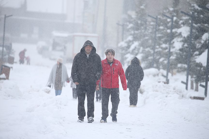 Meteoroloji duyurdu: Yarın 8 ilde sağanak, 4 ilde kar yağışı bekleniyor 16